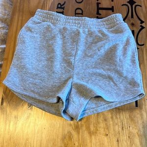 Sweat shorts with pockets